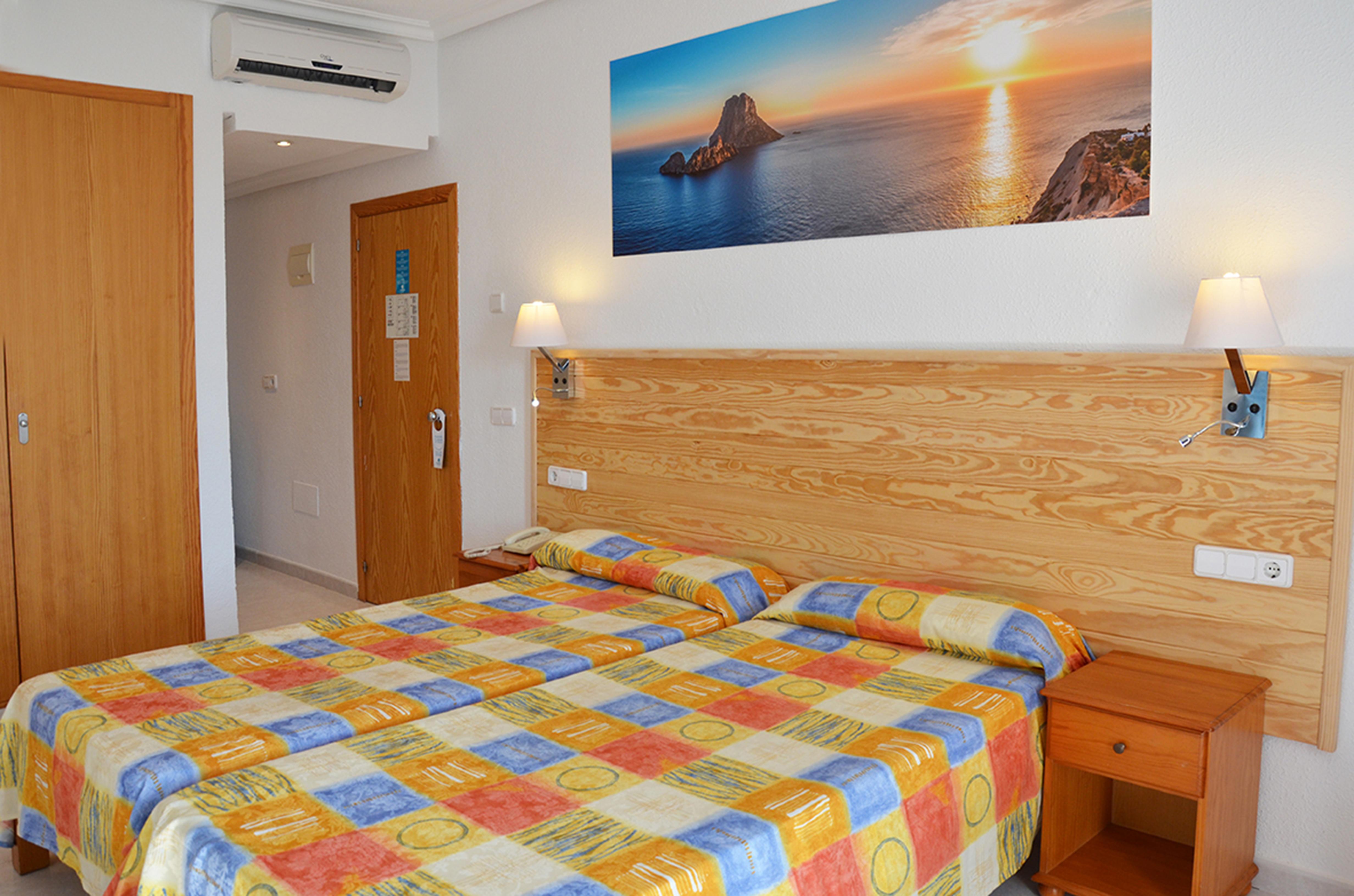 Aparthotel Vibra Sanan - Adults Only Sant Antoni de Portmany Exterior foto