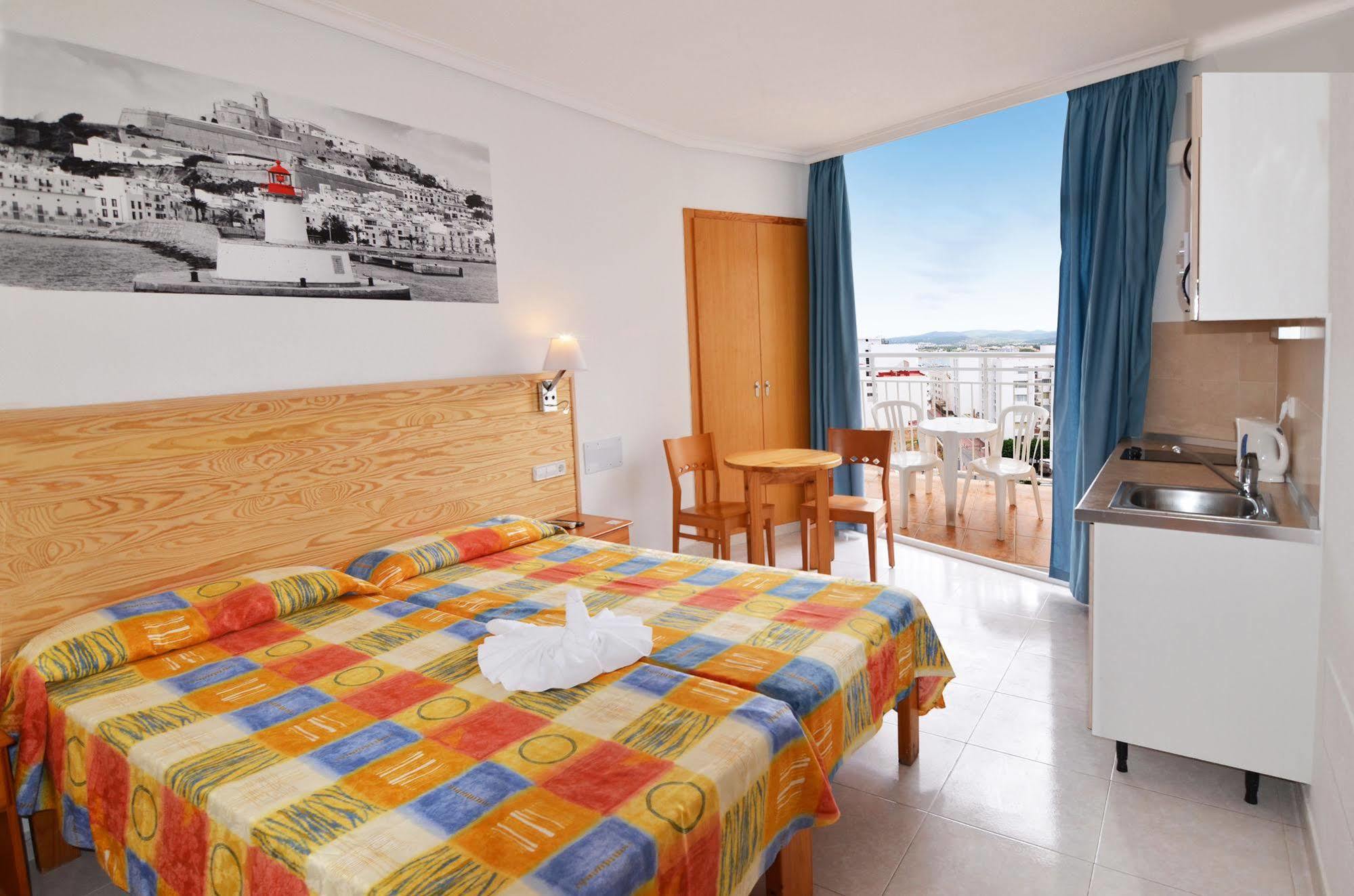 Aparthotel Vibra Sanan - Adults Only Sant Antoni de Portmany Exterior foto